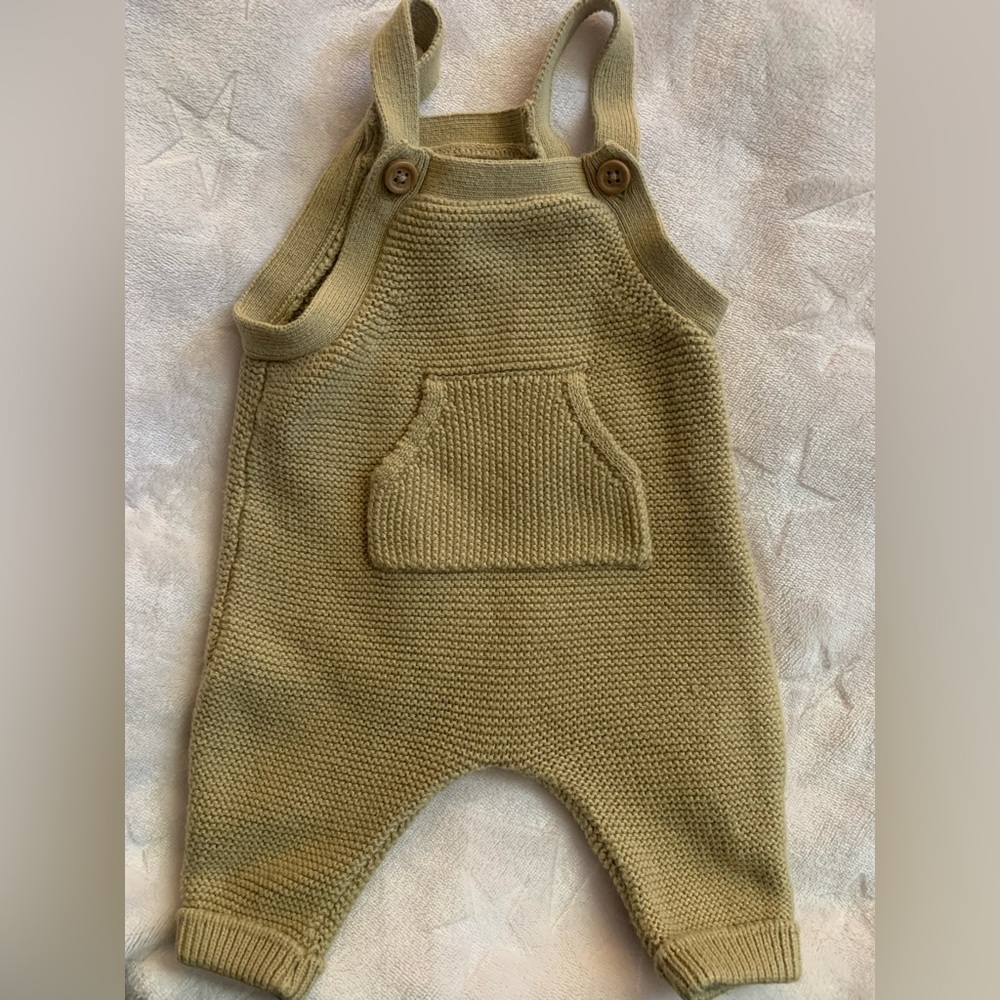🔆 3 for $15 🔆 Carter's Organic Little Planet knit overalls